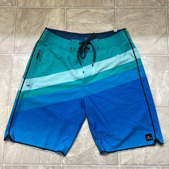 Rip Curl Mirage Board Shorts Size 30 - Picture 1 of 3
